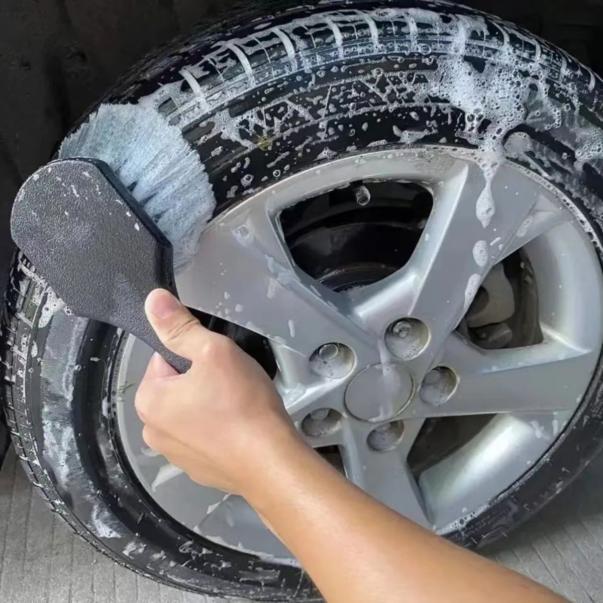 Escova de Limpeza de Rodas de  - Car Cleaning Brush avaliação e preço